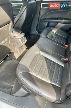 Седан Ford Fusion 2013 в 