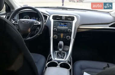 Седан Ford Fusion 2015 в 