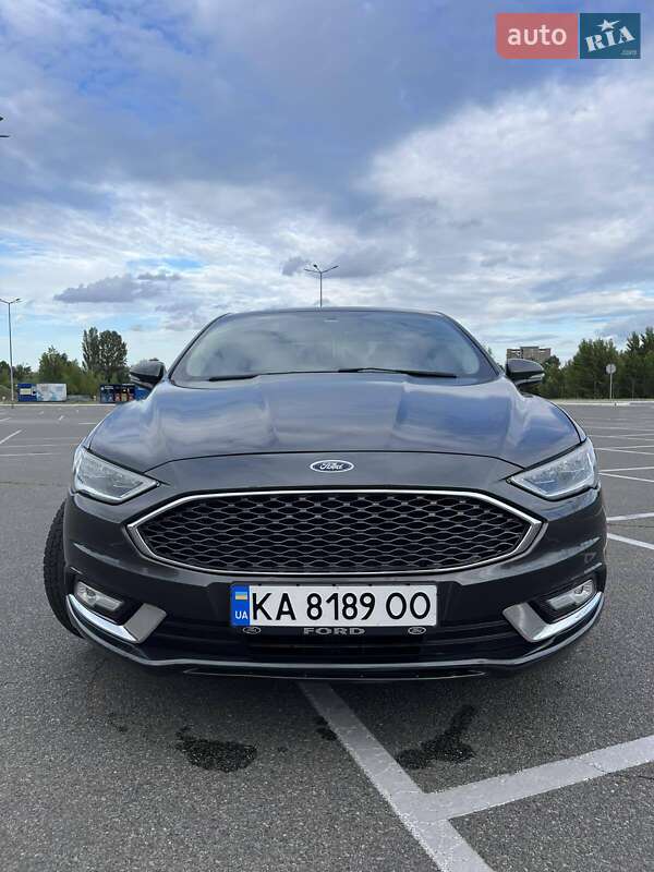 Седан Ford Fusion 2017 в 