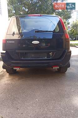 Хэтчбек Ford Fusion 2004 в 