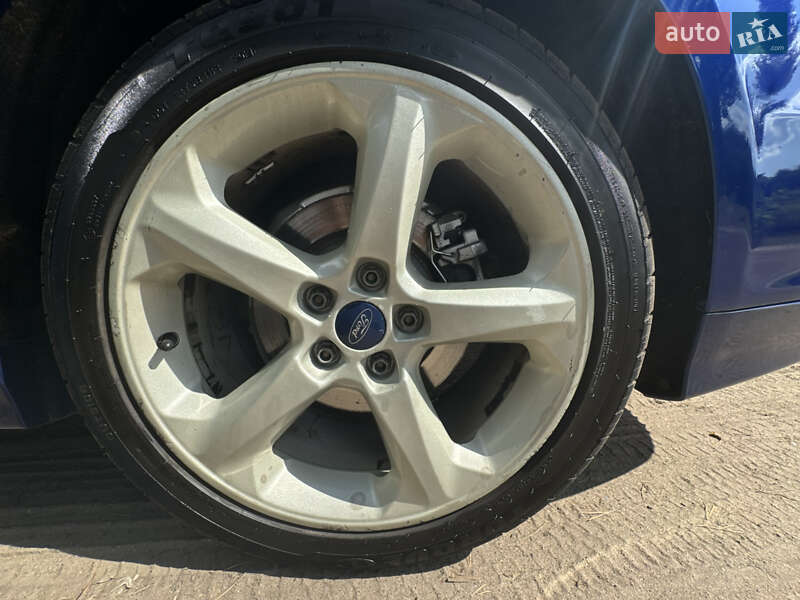 Седан Ford Fusion 2014 в Кропивницком