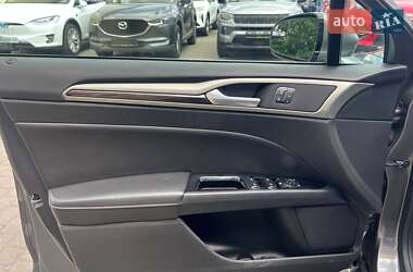 Седан Ford Fusion 2014 в 