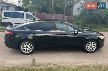Седан Ford Fusion 2015 в 