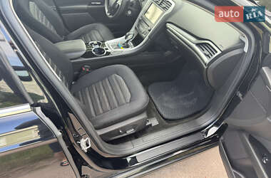 Седан Ford Fusion 2015 в 