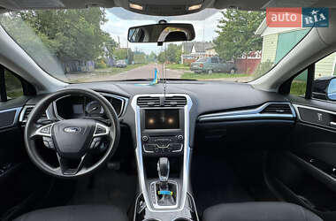 Седан Ford Fusion 2015 в 