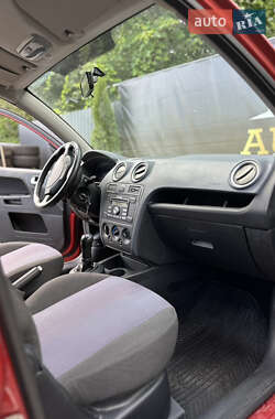 Хэтчбек Ford Fusion 2008 в 