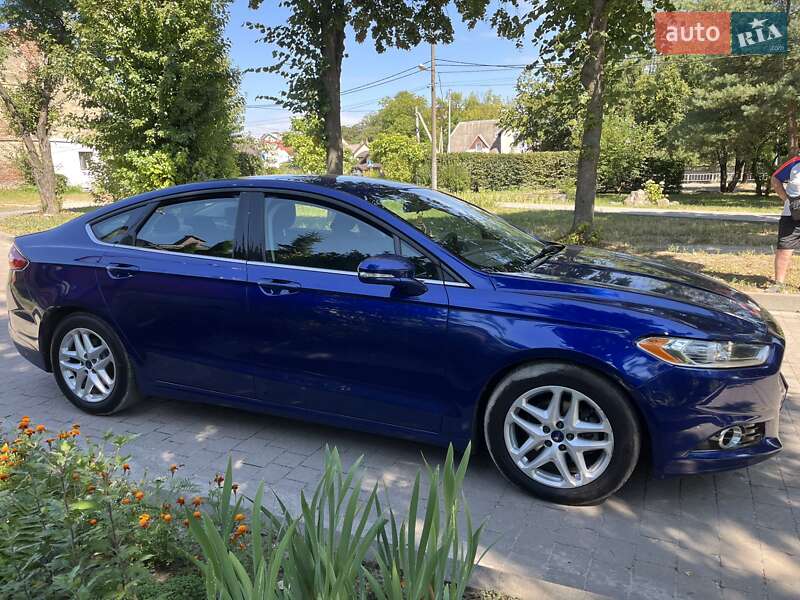Седан Ford Fusion 2015 в Львове