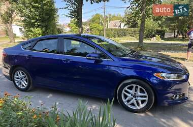 Седан Ford Fusion 2015 в 