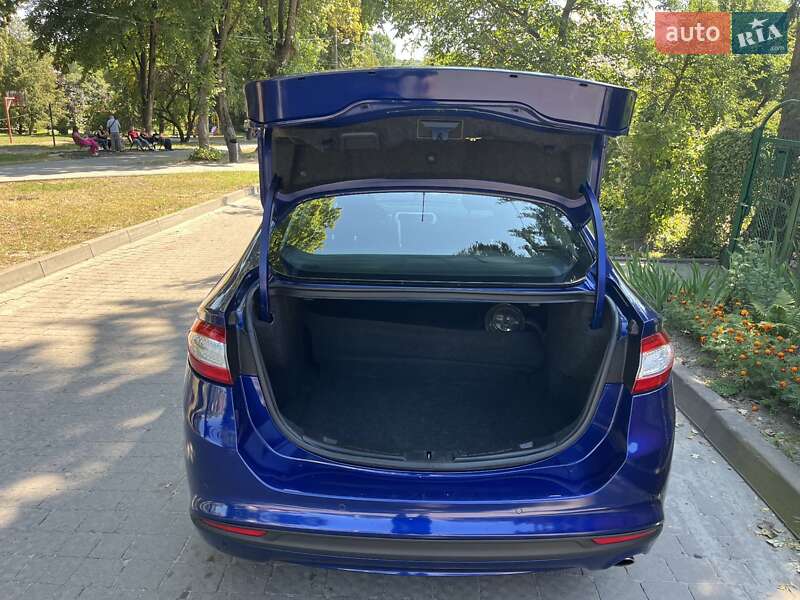 Седан Ford Fusion 2015 в Львове