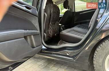 Седан Ford Fusion 2013 в 