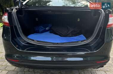 Седан Ford Fusion 2013 в 