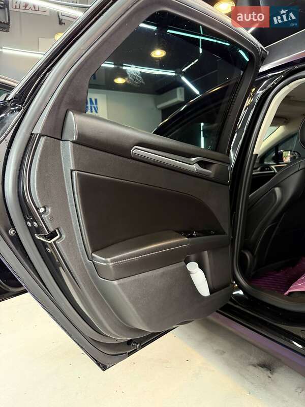 Седан Ford Fusion 2014 в Одесі