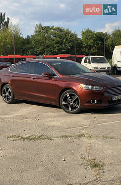 Седан Ford Fusion 2015 в 