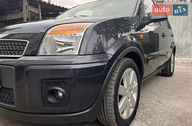 Хэтчбек Ford Fusion 2006 в 