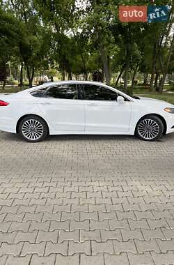 Седан Ford Fusion 2018 в 