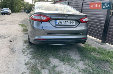 Седан Ford Fusion 2012 в 