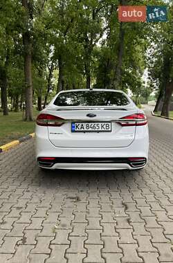 Седан Ford Fusion 2018 в 