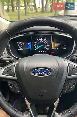Седан Ford Fusion 2018 в 