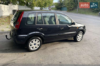 Хэтчбек Ford Fusion 2005 в 