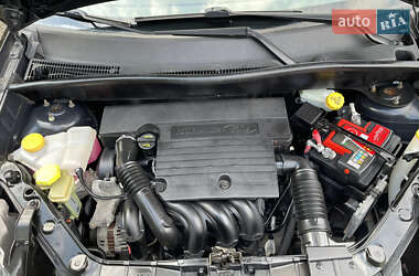 Хэтчбек Ford Fusion 2005 в 