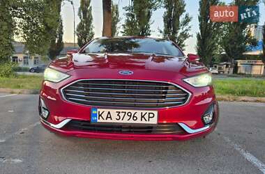 Седан Ford Fusion 2019 в 
