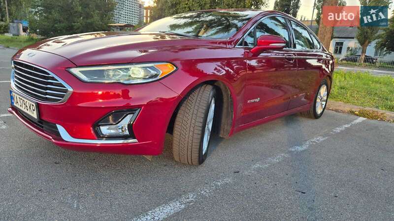 Седан Ford Fusion 2019 в Києві