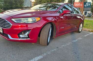 Седан Ford Fusion 2019 в 
