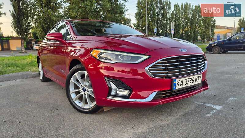 Седан Ford Fusion 2019 в Києві