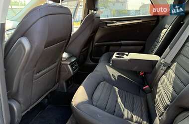 Седан Ford Fusion 2016 в 