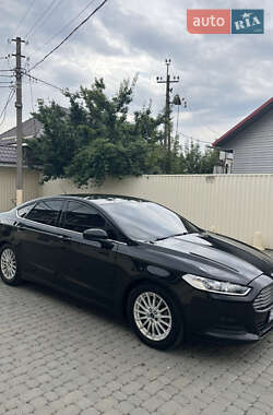 Седан Ford Fusion 2016 в 