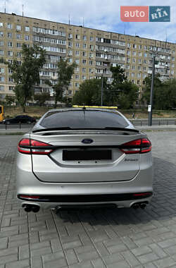 Седан Ford Fusion 2016 в 