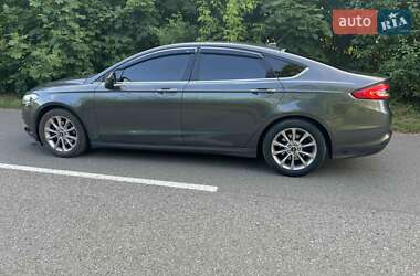 Седан Ford Fusion 2016 в 