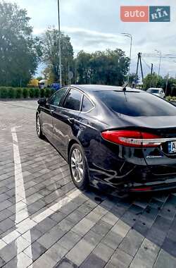 Седан Ford Fusion 2016 в 