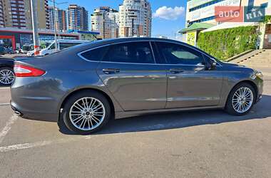 Седан Ford Fusion 2015 в 