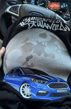 Седан Ford Fusion 2015 в 