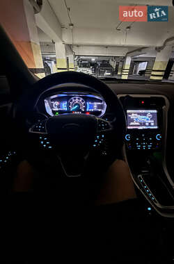 Седан Ford Fusion 2015 в 