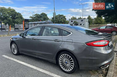 Седан Ford Fusion 2012 в 