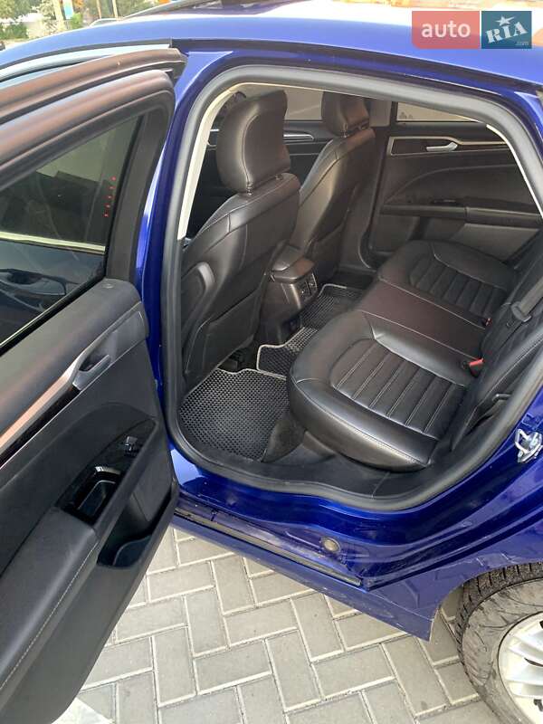 Седан Ford Fusion 2016 в Олександрії