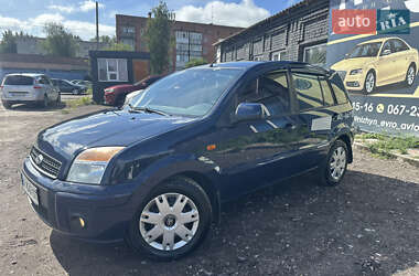 Хэтчбек Ford Fusion 2010 в 