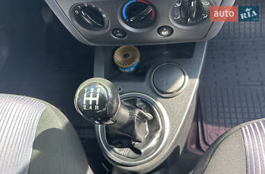 Хэтчбек Ford Fusion 2010 в 