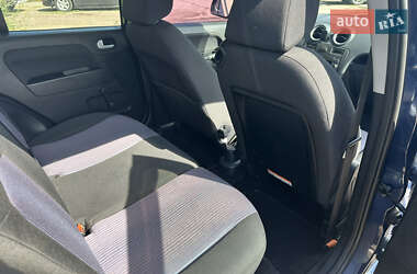 Хэтчбек Ford Fusion 2010 в 