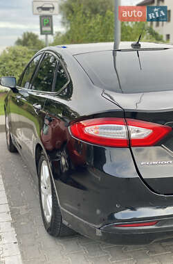 Седан Ford Fusion 2014 в 