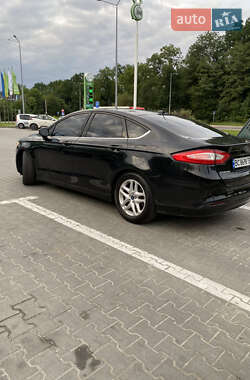 Седан Ford Fusion 2014 в 
