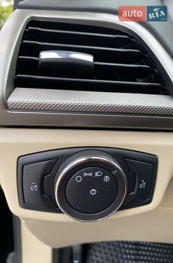 Седан Ford Fusion 2014 в 
