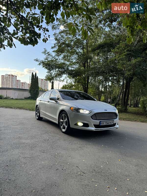 Седан Ford Fusion 2014 в 