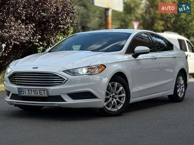 Седан Ford Fusion 2016 в 
