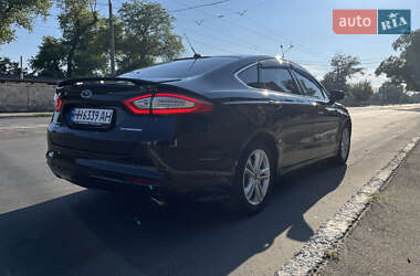 Седан Ford Fusion 2015 в 