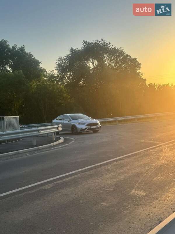 Седан Ford Fusion 2016 в Херсоні