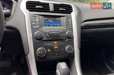 Седан Ford Fusion 2014 в 