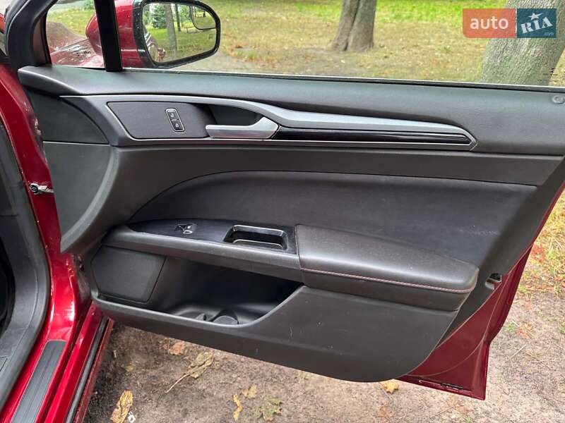 Седан Ford Fusion 2014 в Киеве